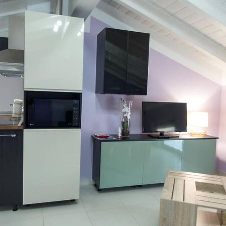 Apartment Viole, Cozy Attic Set In The Old Town Next To The Lake Arona Exteriör bild