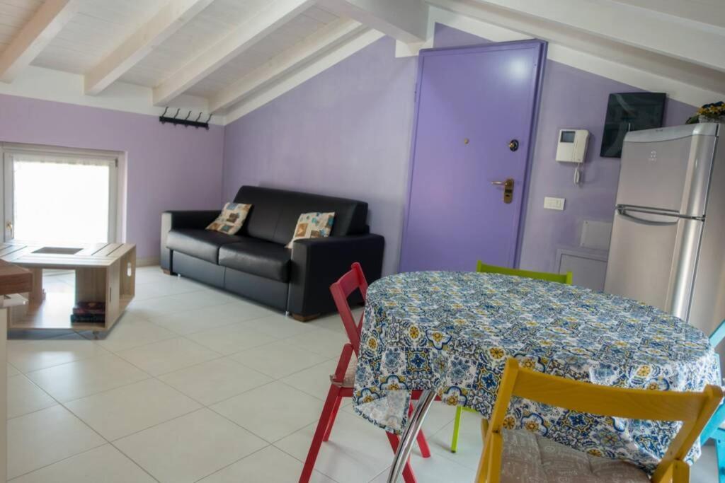 Apartment Viole, Cozy Attic Set In The Old Town Next To The Lake Arona Exteriör bild